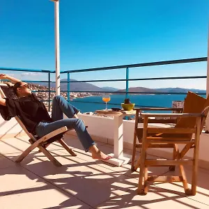 κάντε κράτηση εδώ